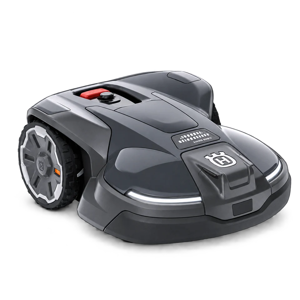 Studio portrait of Husqvarna Automower 450X NERA (970535303)
