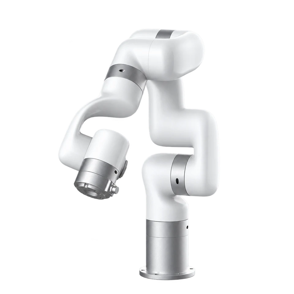 Studio portrait of UFACTORY xArm 6